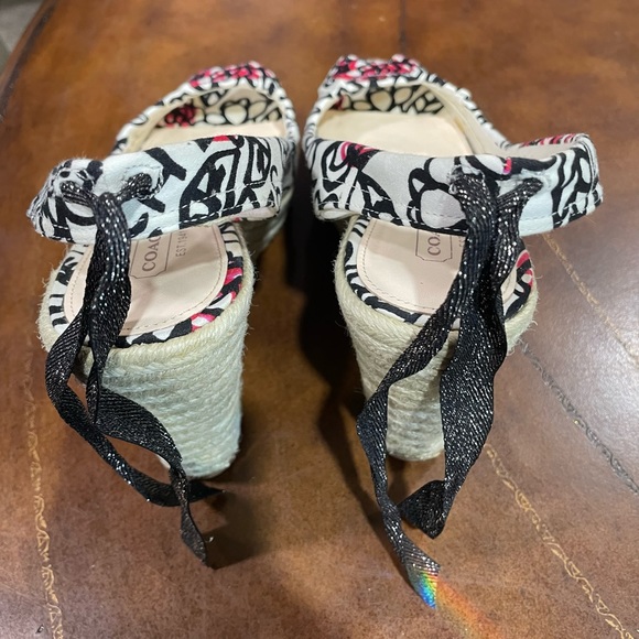 Coach Women’s size 7B woven heel shoes - Picture 2 of 10